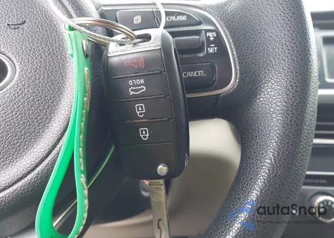 2017 Kia Optima Lx z USA, uszkodzony, nr VIN 5XXGT4L39HG167812